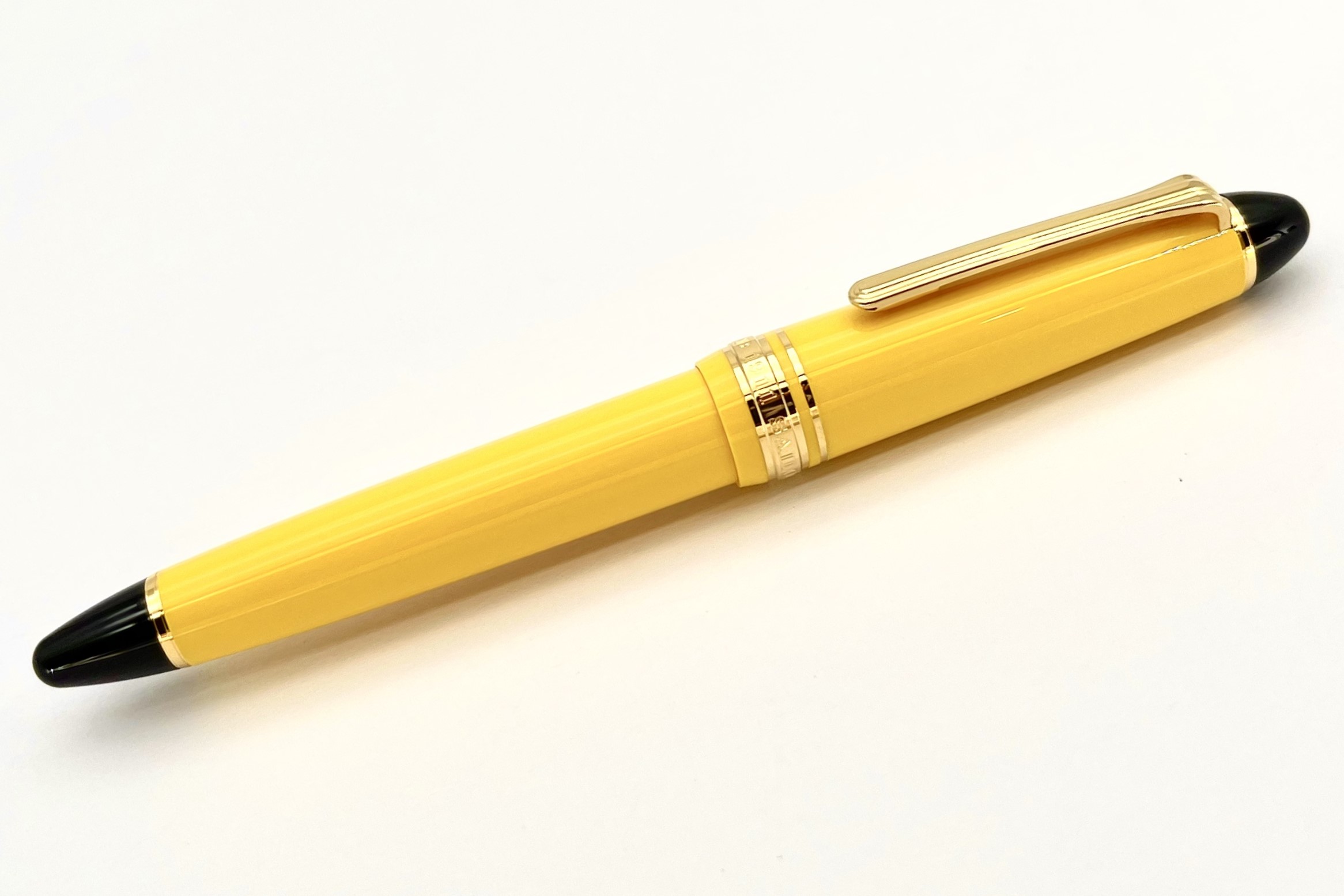 Sailor1911StandardYellowwithGoldTrimFPNewLogo_G
